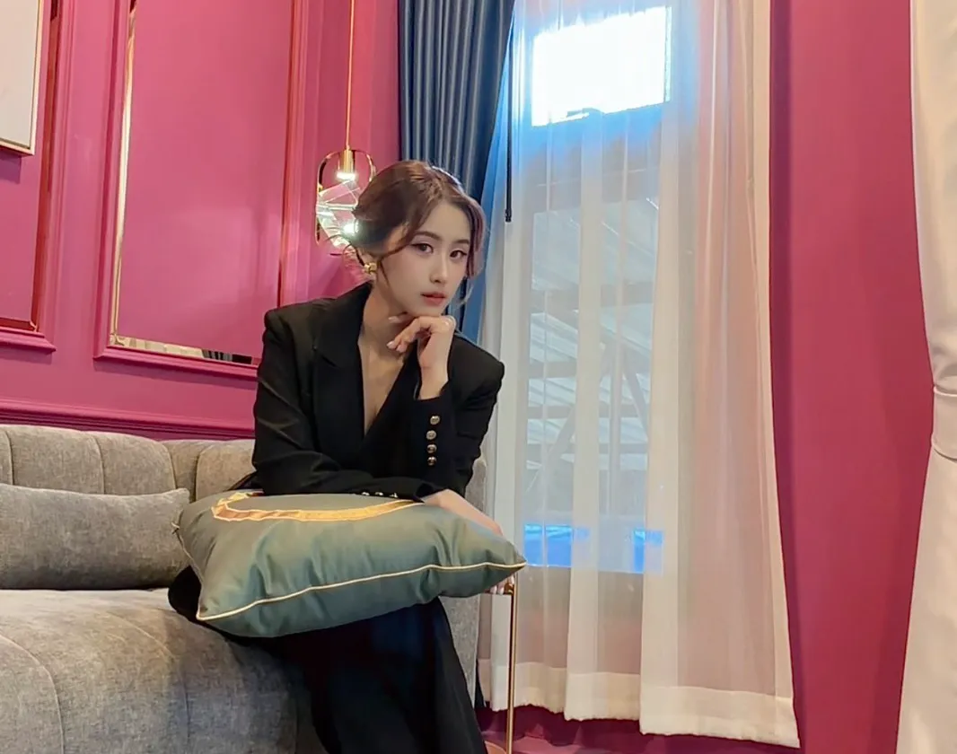 นักร้องตัวจริง “สอง- ฐิติรัตน์” ขึ้นแท่นศิลปินค่าย “ข้าวสารซาวด์” เตรียมมีผลงานและเอ็มวีของตัวเองเร็วๆนี้