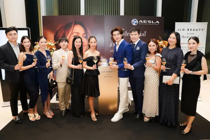 An Iconic Glow Celebration! AESLA จับมือ The Bangkok–Phuket Club เฉลิมฉลองโลกแห่ง Beauty & Lifestyle